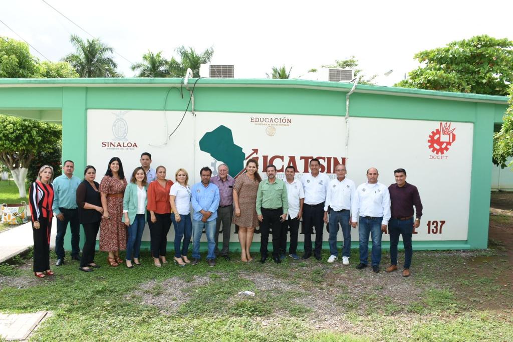 DIRECTOR GENERAL DE ICATSIN VISITA PLANTEL EL ROSARIO