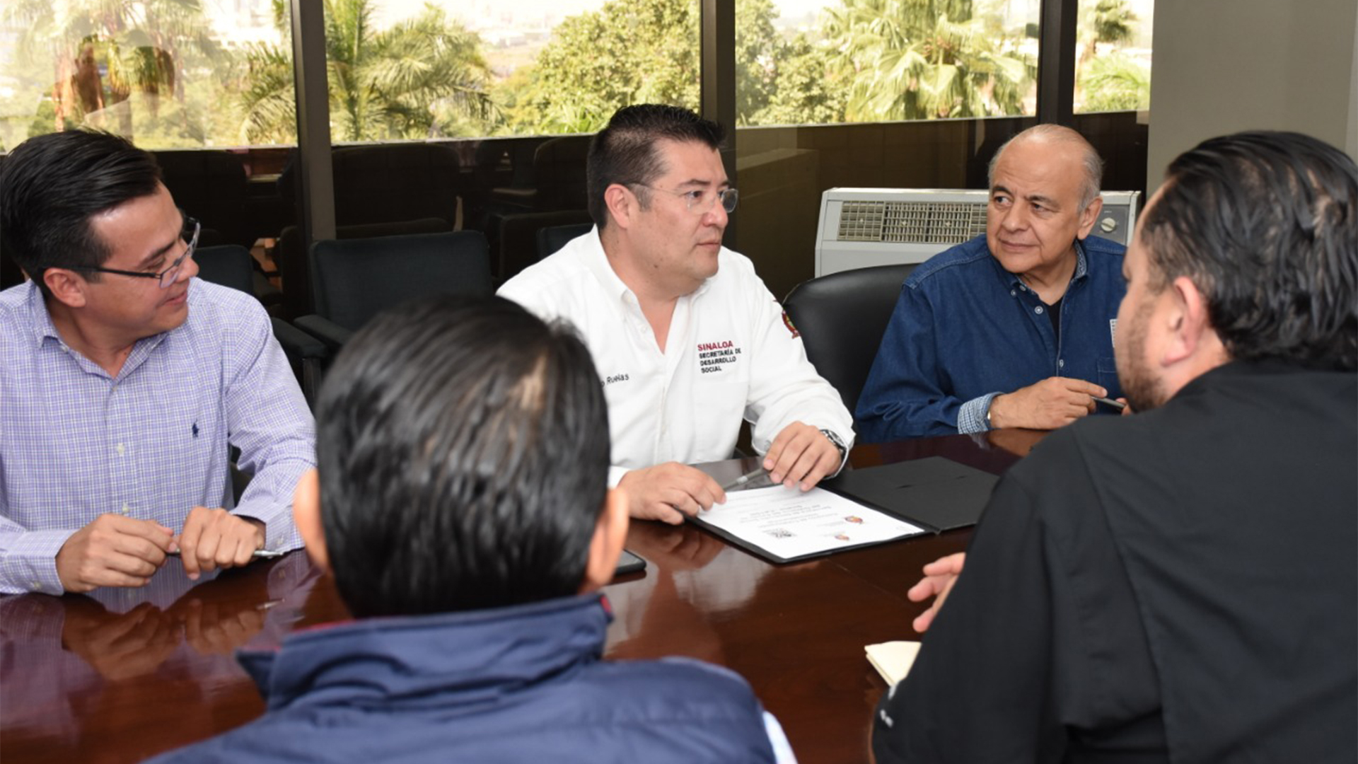 Signan convenio de colaboración SEDESO e ICATSIN