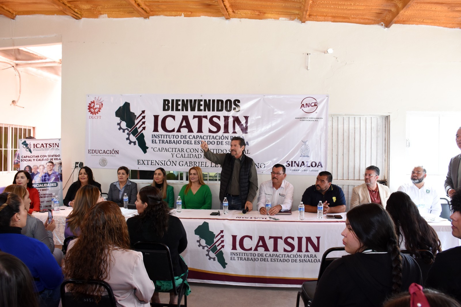 ICATSIN INAUGURA EXTENSIÓN EN GABRIEL LEYVA SOLANO, GUASAVE
