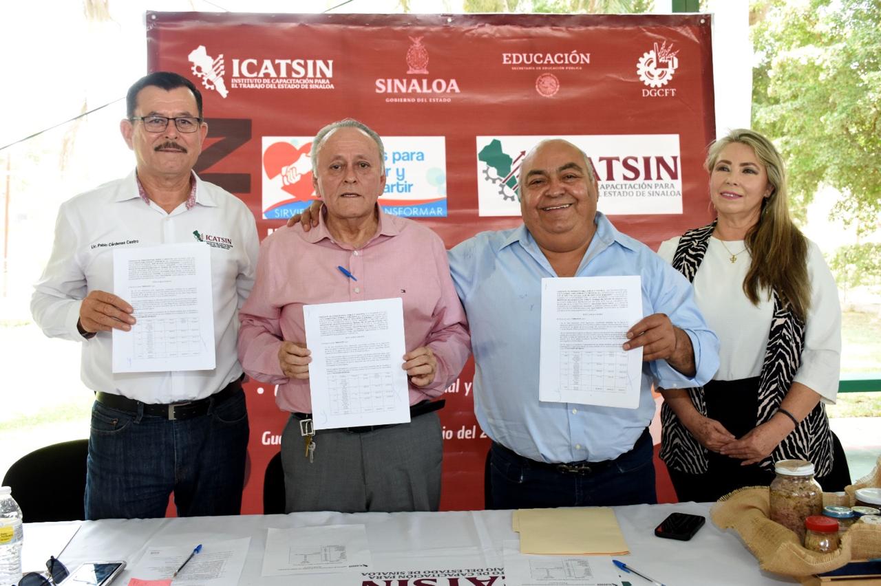 ASOCIACIÓN UNIDOS PARA AYUDAR Y COMPARTIR A. C. DONA AL PLANTEL GUASAVE EQUIPO DE REPOSTERÍA