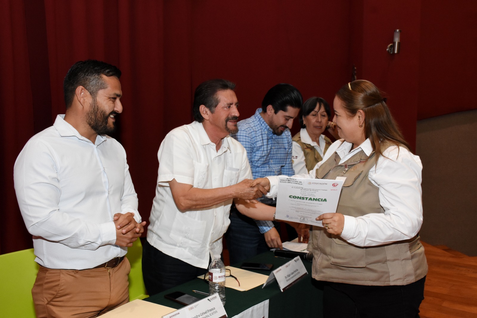 ICATSIN ENTREGA CONSTANCIAS A SERVIDORES DE LA NACIÓN Y PROMOTORES UBA