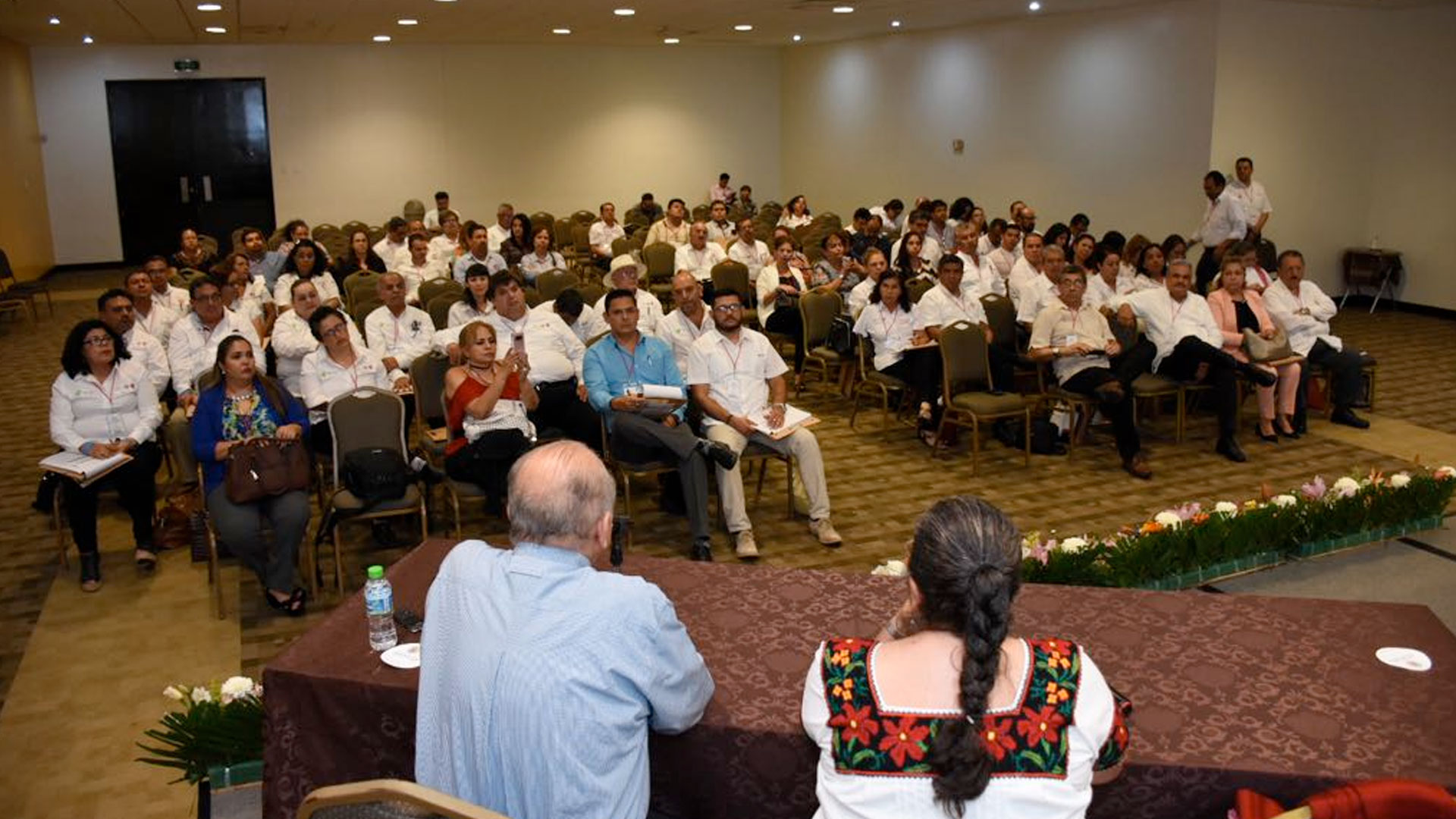 La formación docente debe estar vinculada a liderazgo: Frías Castro