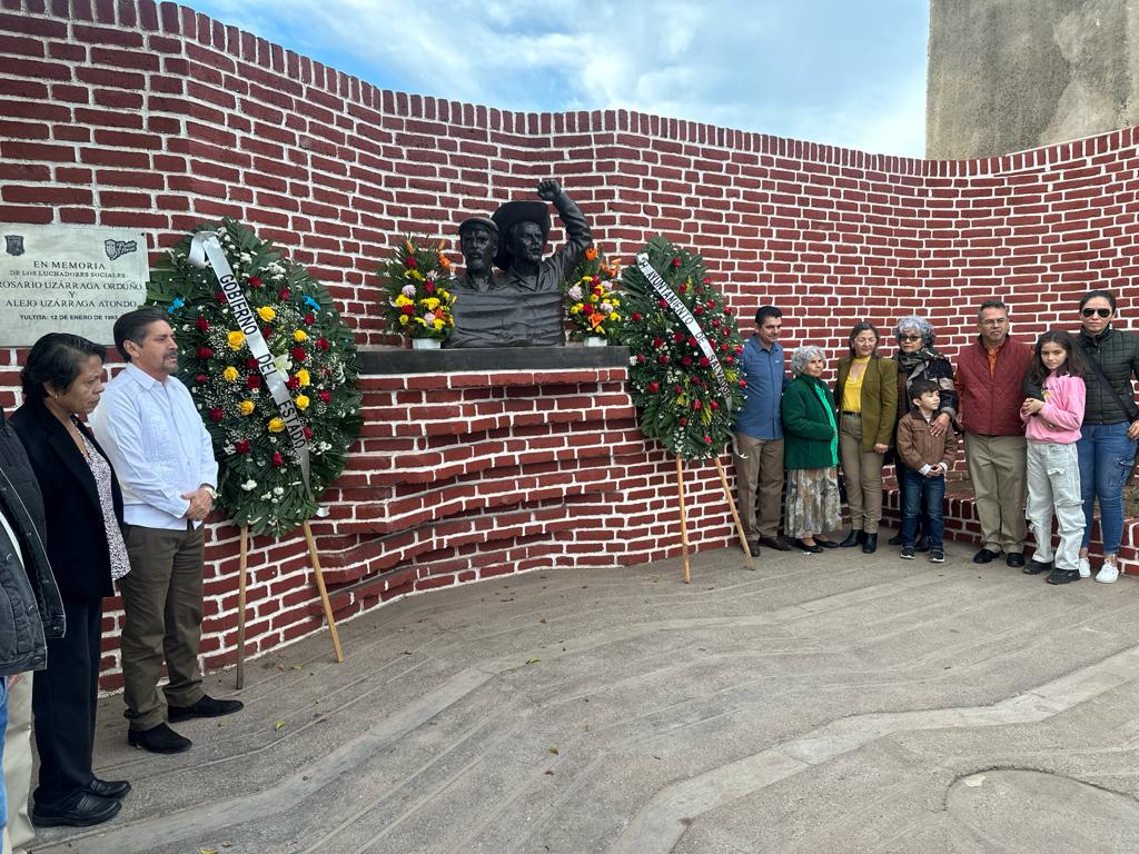 LOPEZ PORTILLO ENCABEZA ACTO CONMEMORATIVO DEL 41 ANIVERSARIO LUCTUOSO DE LOS LUCHADORES SOCIALES ROSARIO UZÁRRAGA ORDUÑO Y ALEJO UZÁRRAGA ATONDO
