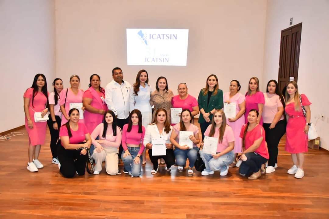 ICATSIN MOCORITO ENTREGA RECONOCIMIENTOS A ALUMNOS DE 07 CURSOS EN CLAUSURA