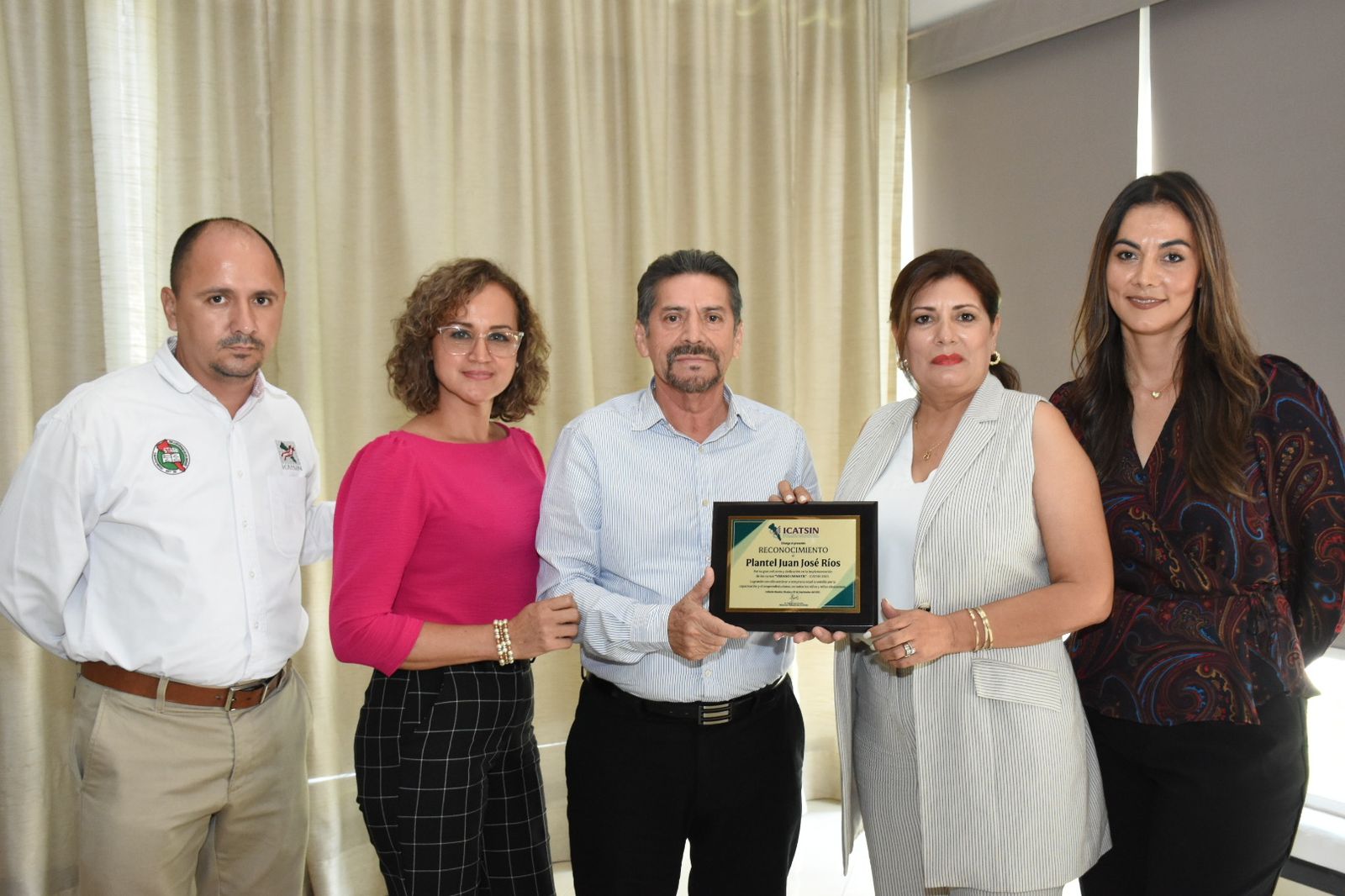 PLANTELES DE ICATSIN RECIBEN RECONOCIMIENTO POR CURSOS DE VERANO