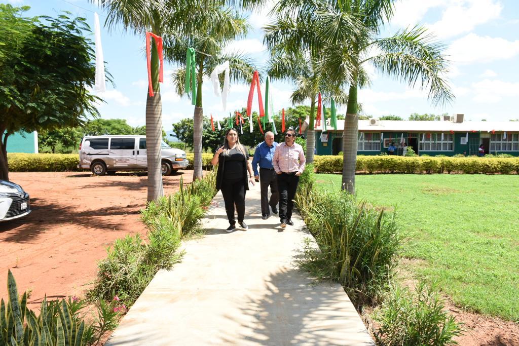 DIRECTOR GENERAL DE ICATSIN VISITA PLANTEL SINALOA