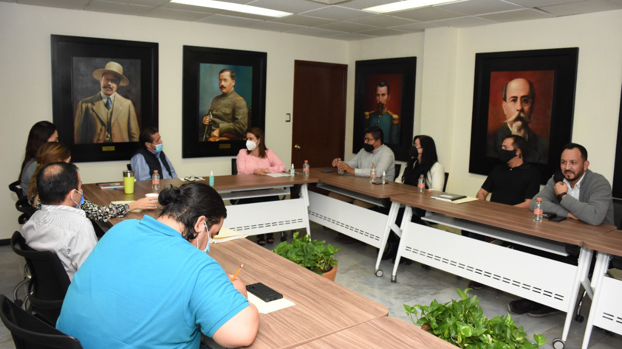 RECIBE ICATSIN A DIRIGENCIA DEL STASE
